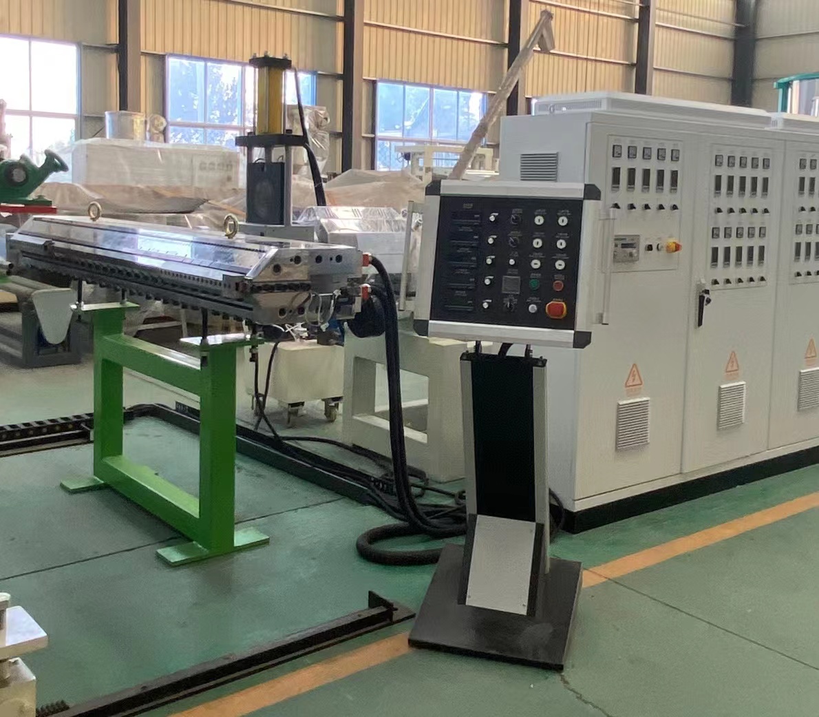 ​ABS 시트 압출기 출하 전 조정