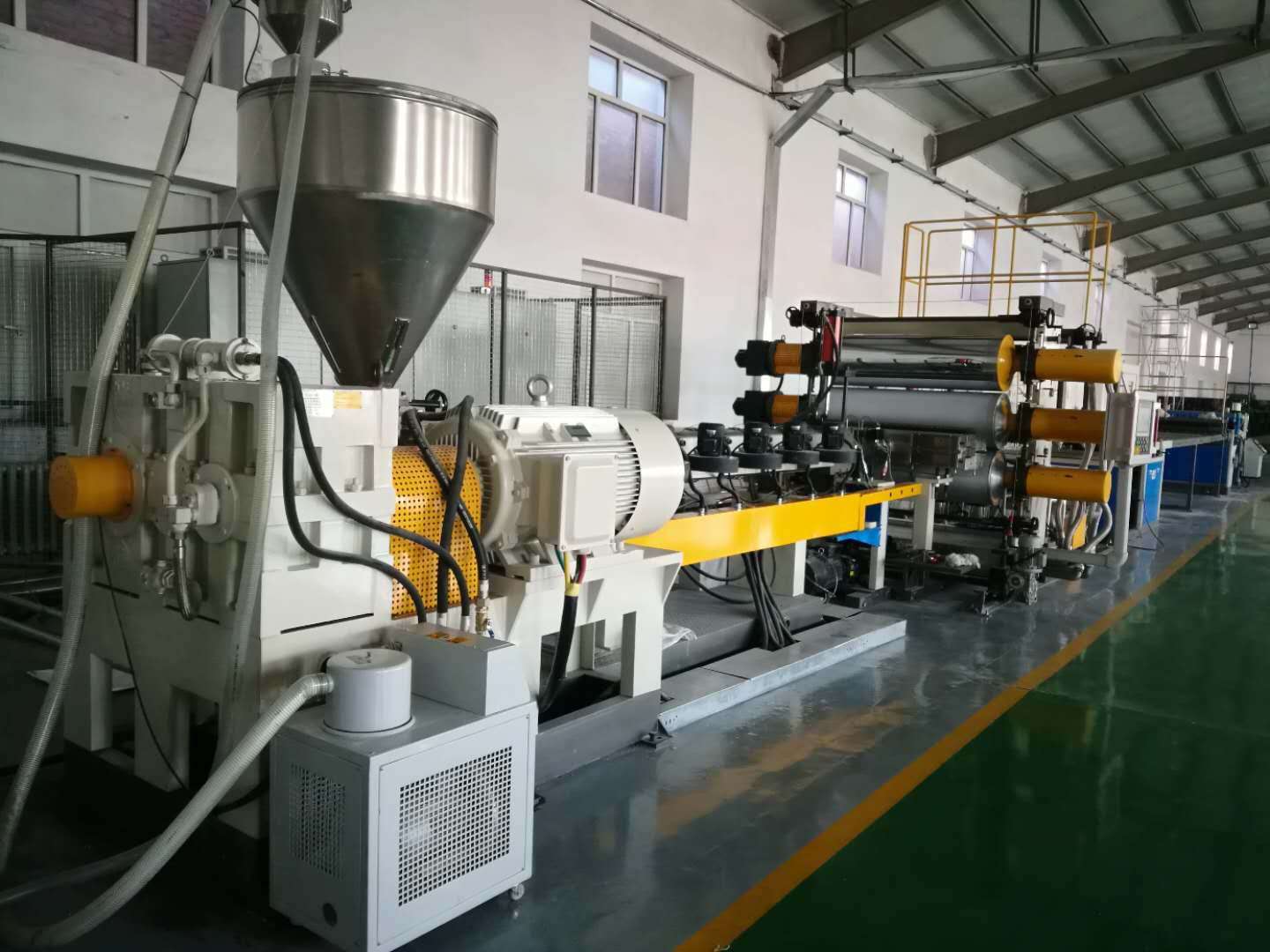 펀칭 및 용접 기능을 갖춘 HDPE Geocell 압출 라인